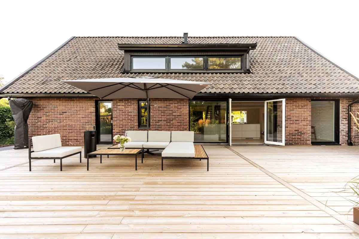 Garden view with pergola
