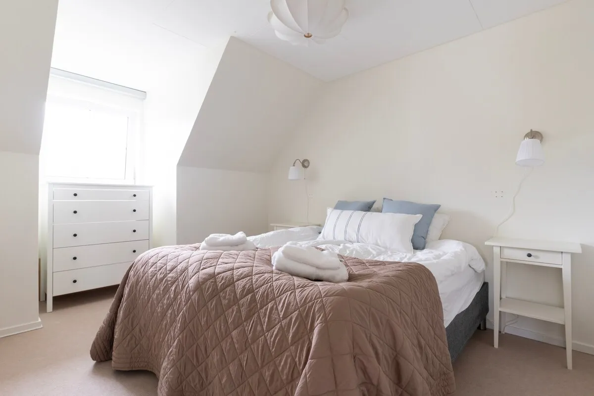 Sovrum 1 med dubbelsäng