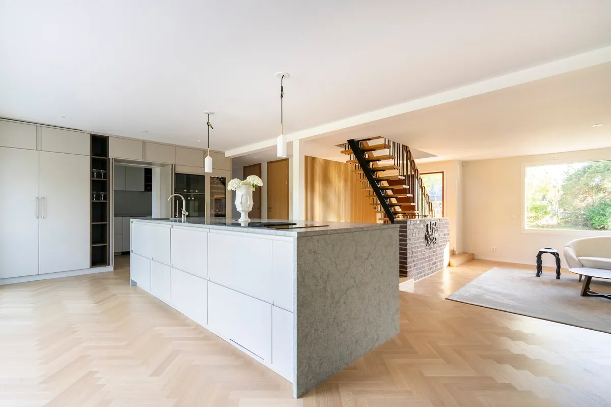 Kitchen with professional appliances