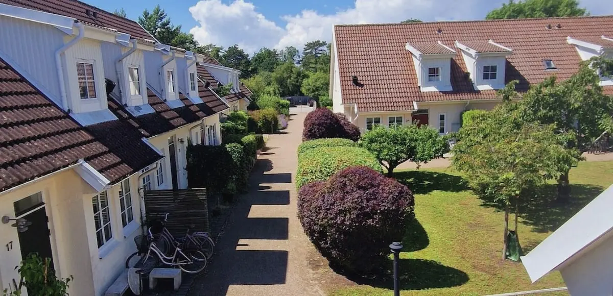 Bygata i Falsterbo en sommarkväll
